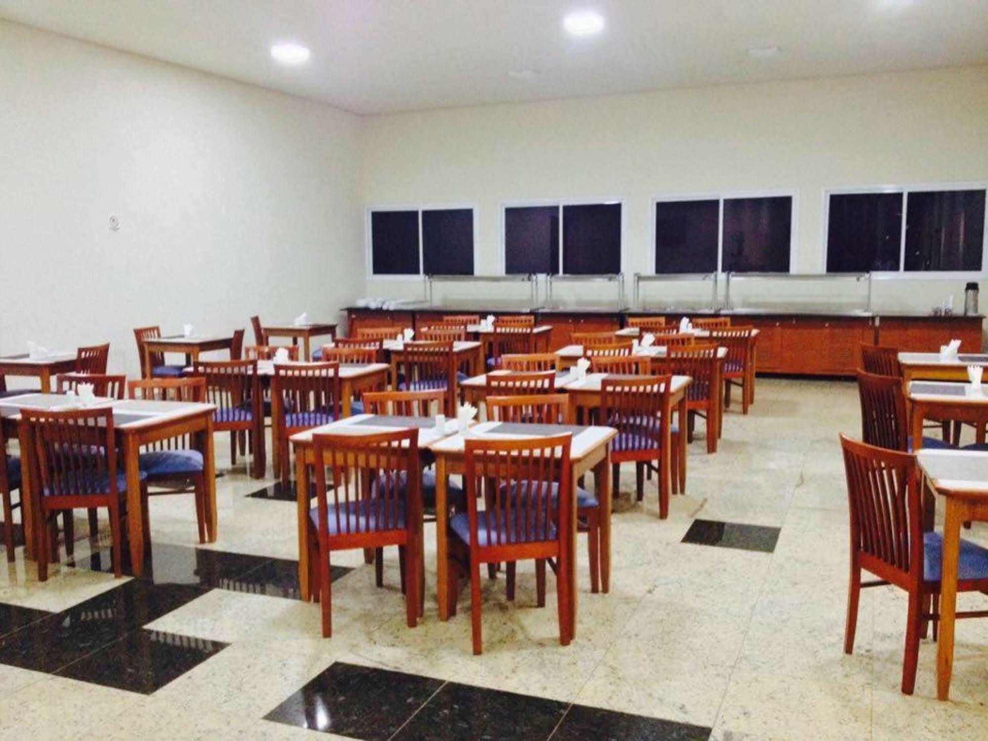 Habitat Hotel Pirassununga Buitenkant foto